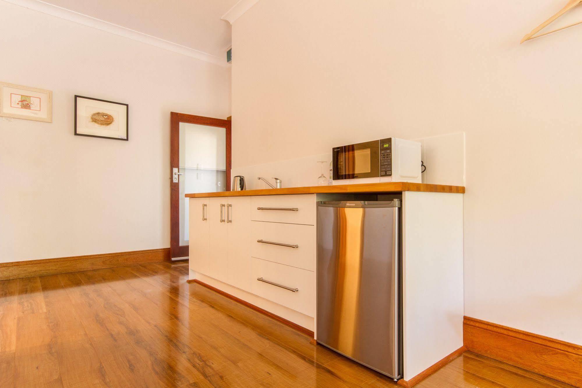 Birdwood Motel 4*