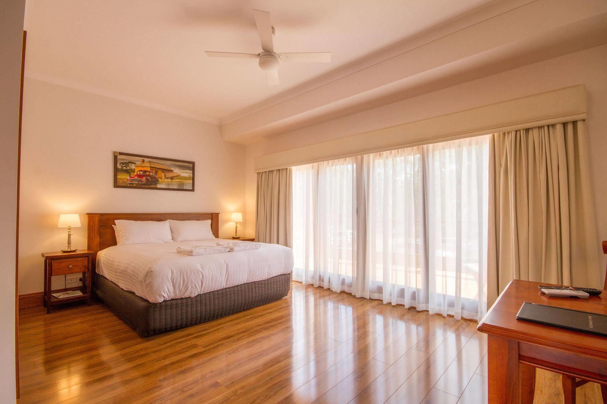 Birdwood Motel 4*